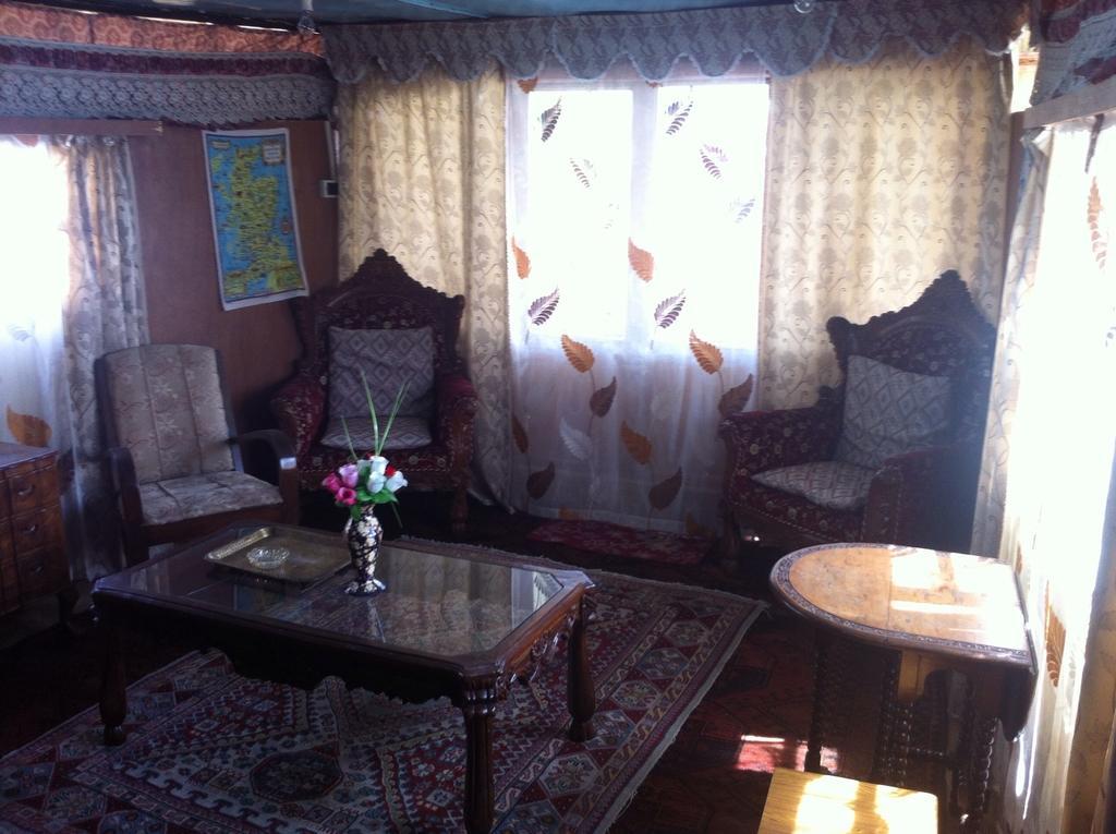 Srīnagar Houseboat Holiday Home מראה חיצוני תמונה